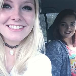 Meet your Posher, Caitlin